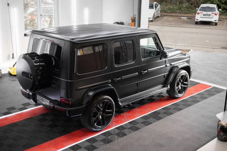 Glänzender Mercedes G63 nach Autoaufbereitung in Stuttgart